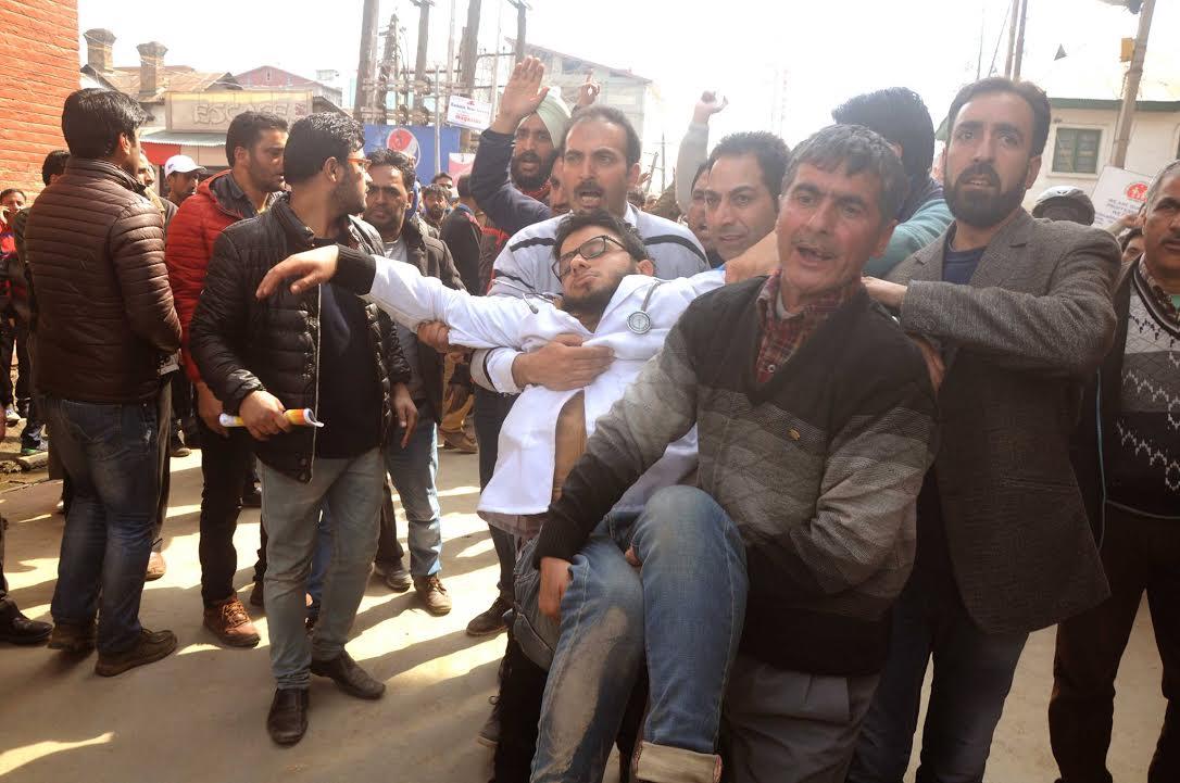 Police foil NHM employees protest