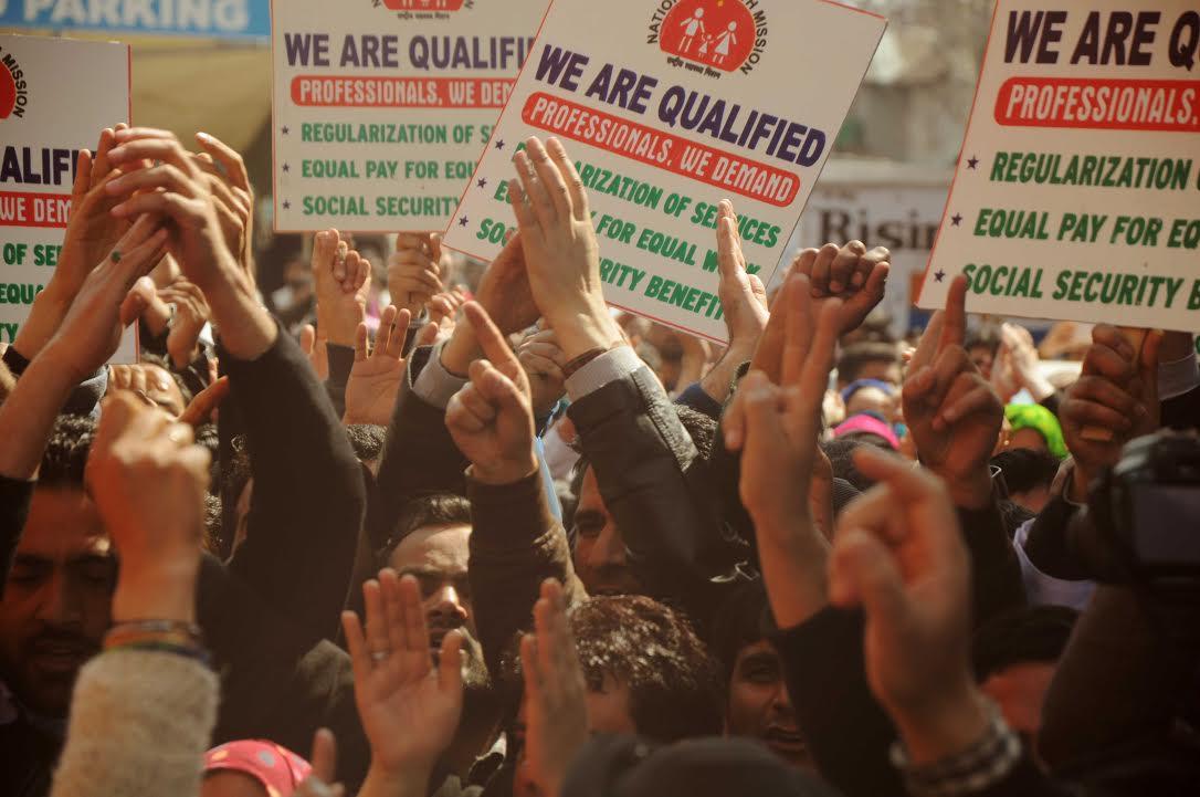 NHM employees call on Health Minister, assure to suspend strike