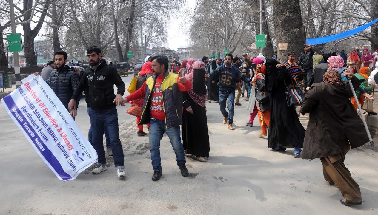 Police use teargas shells, batons to foil SBM employees protest