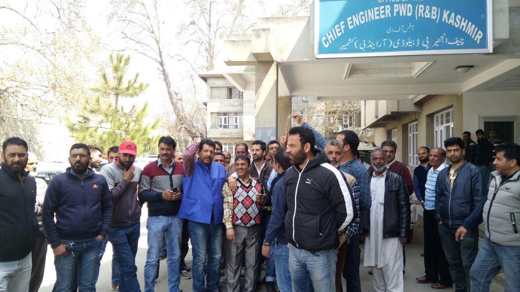 Contractors’ lockdown CE R&B office