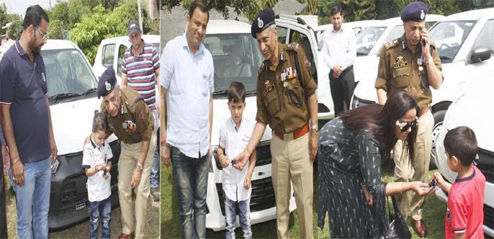 DGP Vaid hands over 88 Raffle Draw prizes to winners