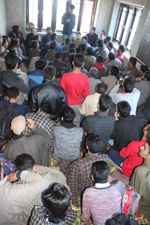 Rouf Malik along with hundreds joined Youth PDP in Pulwama