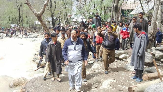 Vikar Rasool visited flood areas of Banihal