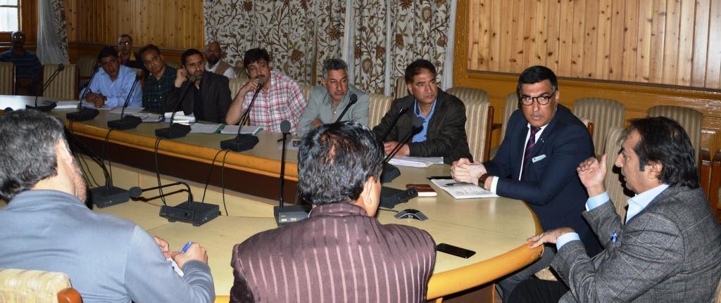 Div Com reviews functioning of SMC
