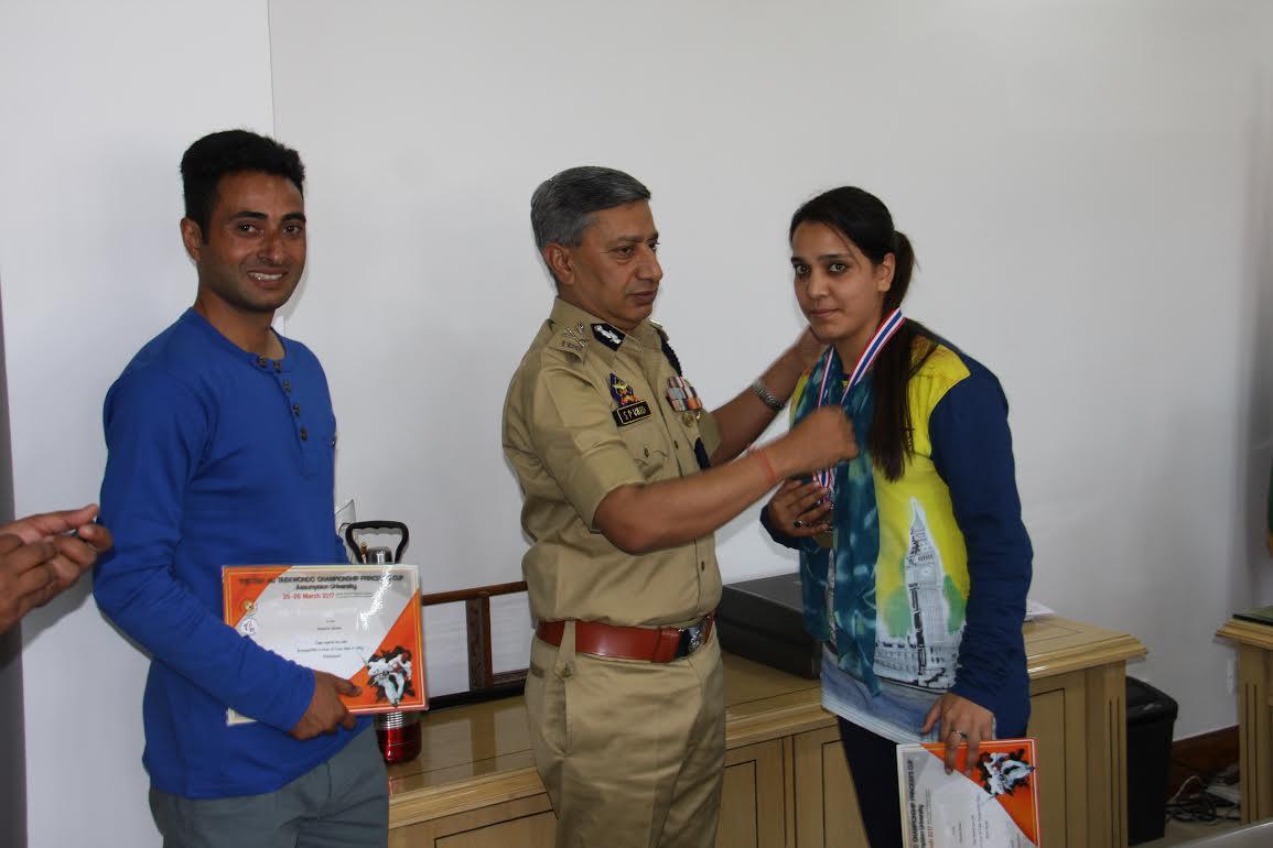 DGP compliments Mansha Bashir for bagging silver medal at Int’l Takewood event