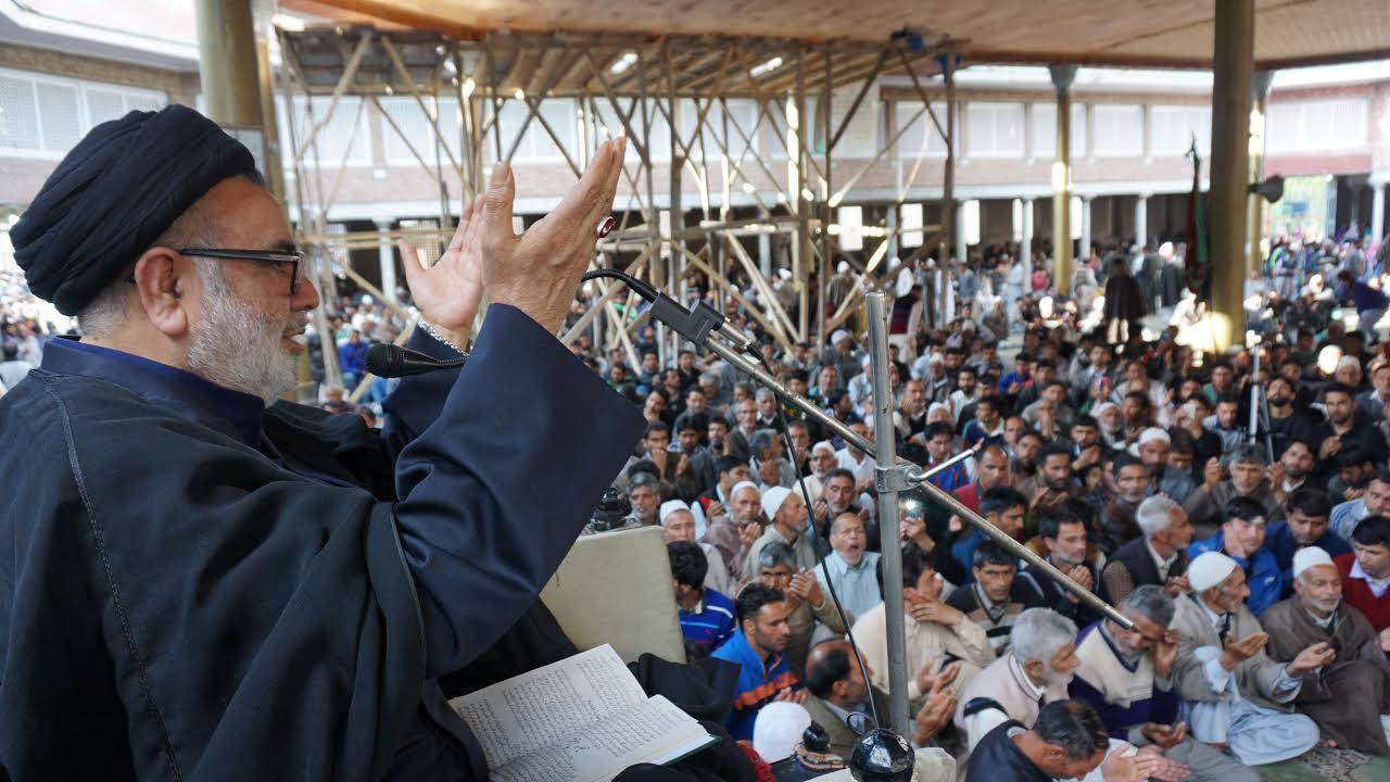 Aga Hassan pays tributes to Imam Musa Kazim