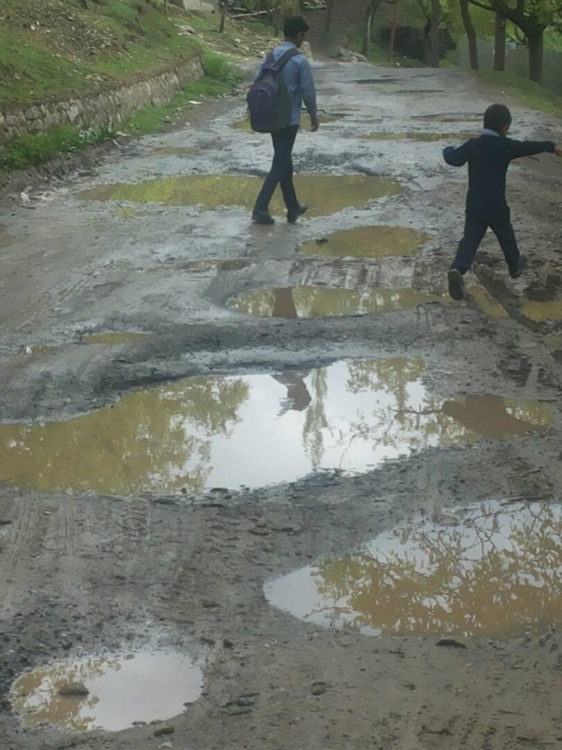 Dilapidated roads from Palpora-Kukroosa irks residents, commuters