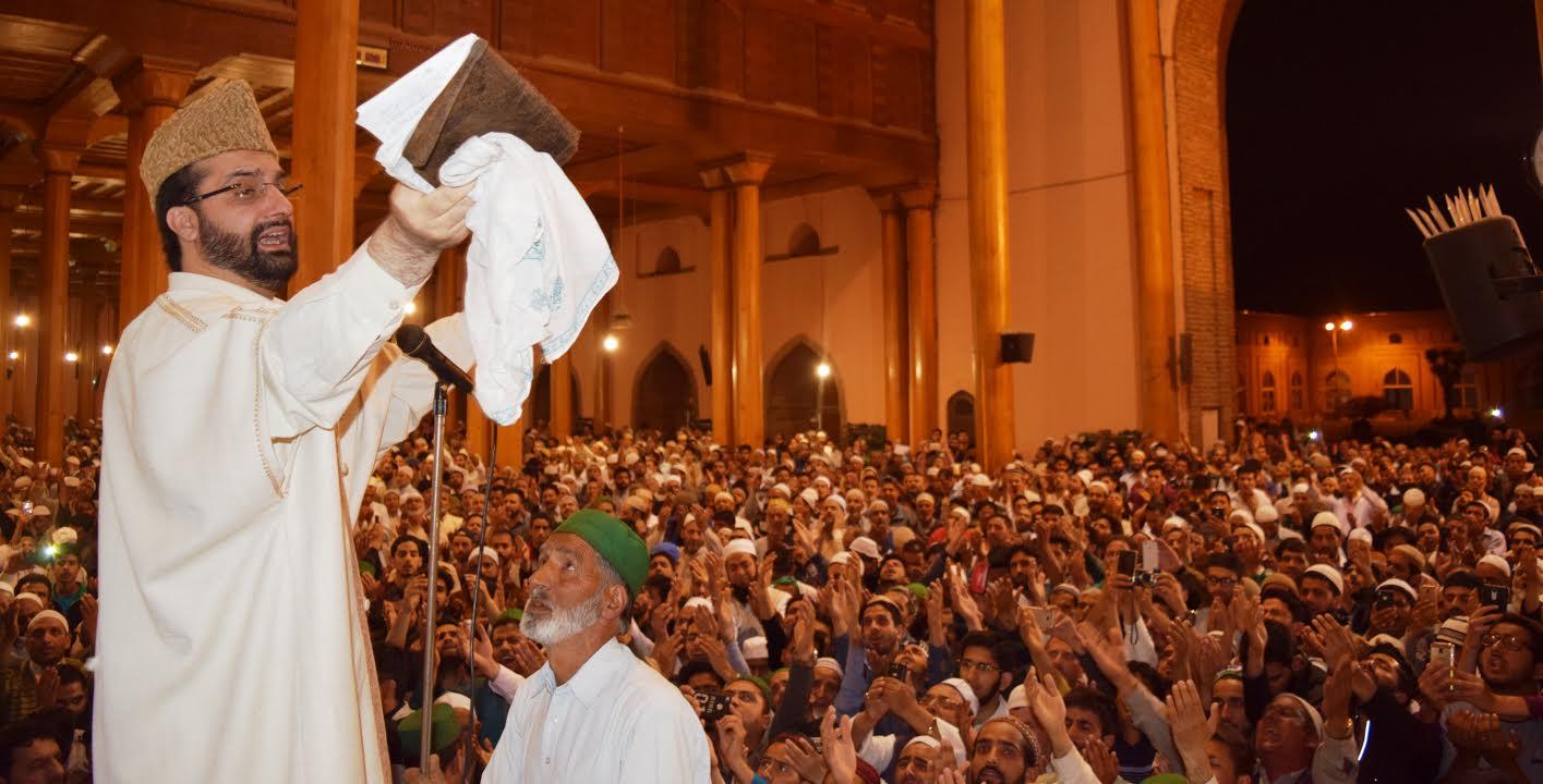 Mirwaiz addresses Shab-e-Baraat congregation