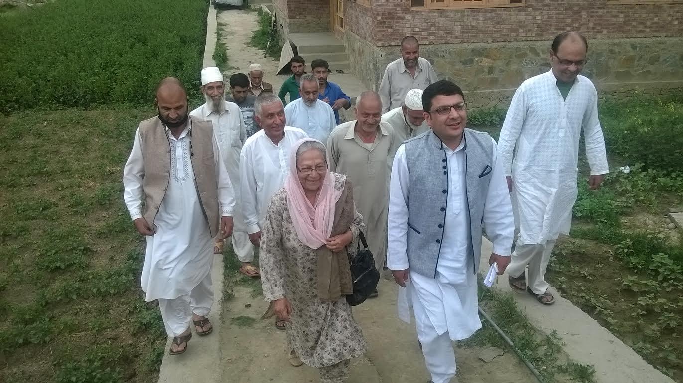 Congress leaders visits Eidgah
