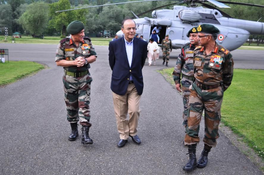 Arun Jaitley, Army Chief visits Kashmir
