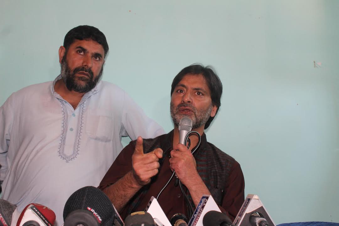 Malik remembers Mirwaiz Mohammed Farooq, Khawaja Abdul Gani Lone