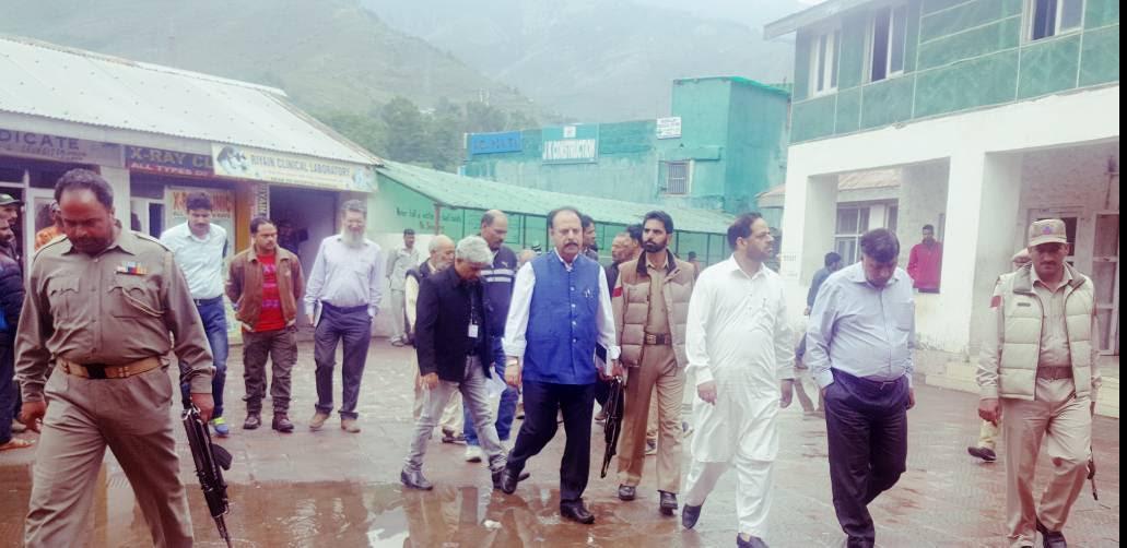 Vikar Rasool takes detailed review of health sector in Banihal