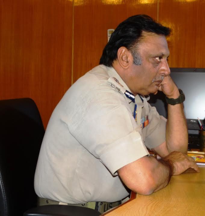 IGP Kashmir promotes 100 police personnel