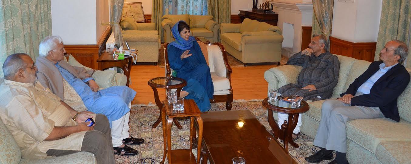 Mani Shankar Aiyer led delegation meets Mehbooba