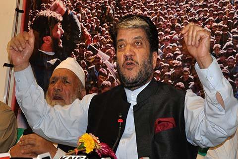 Shah pays glowing tributes to Commander Sabzar, associates