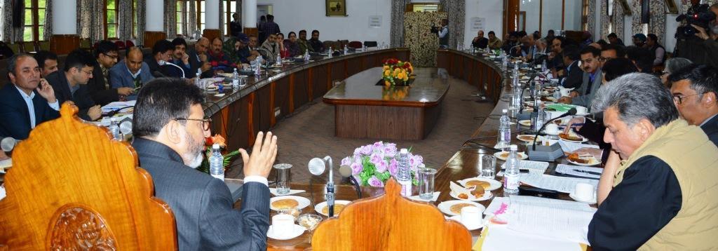 Altaf Bukhari reviews allotment of shops at Hazuri Bagh