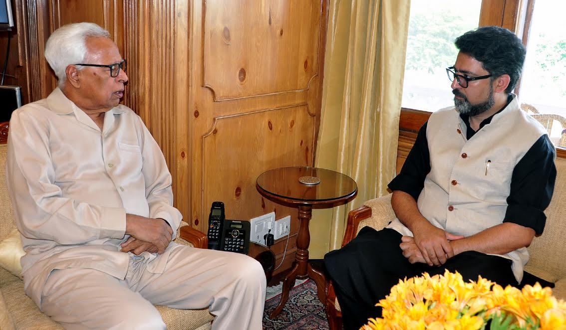 Vice-Chairman JKPCC, Vice- Chairman J&K Cements Ltd meets Governor
