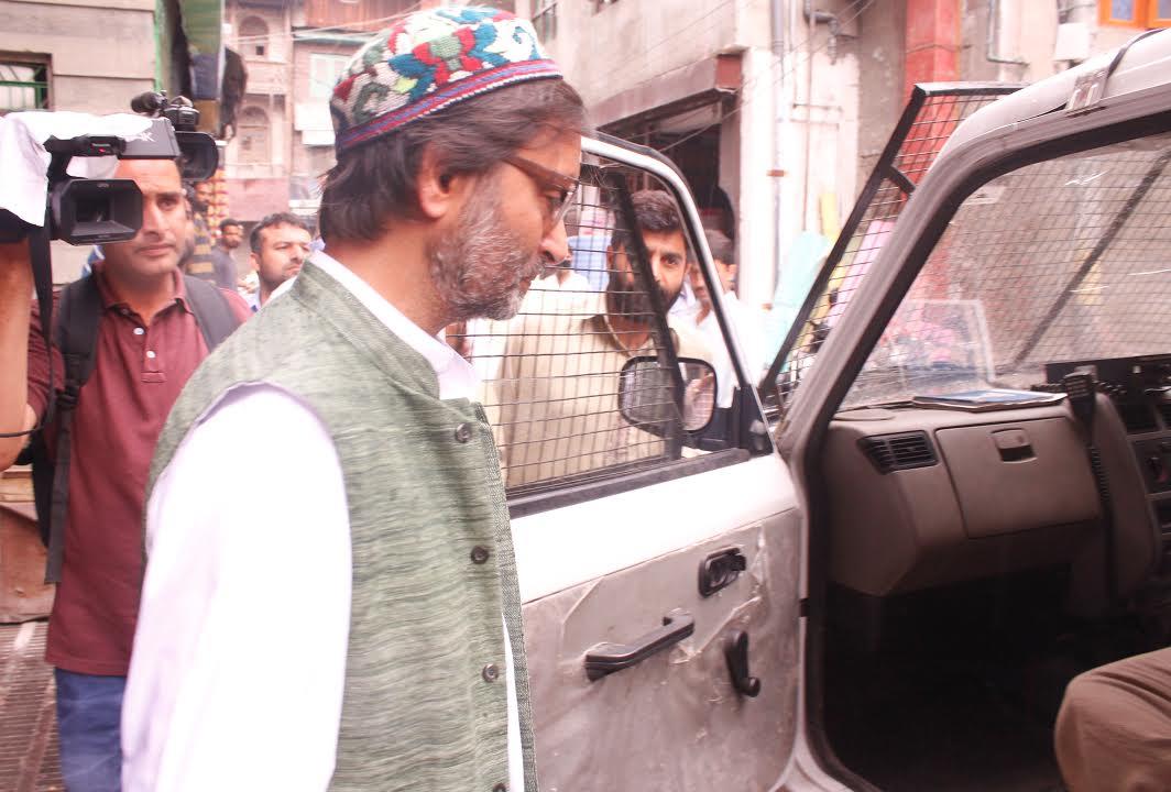 Malik detained from Maisuma residence