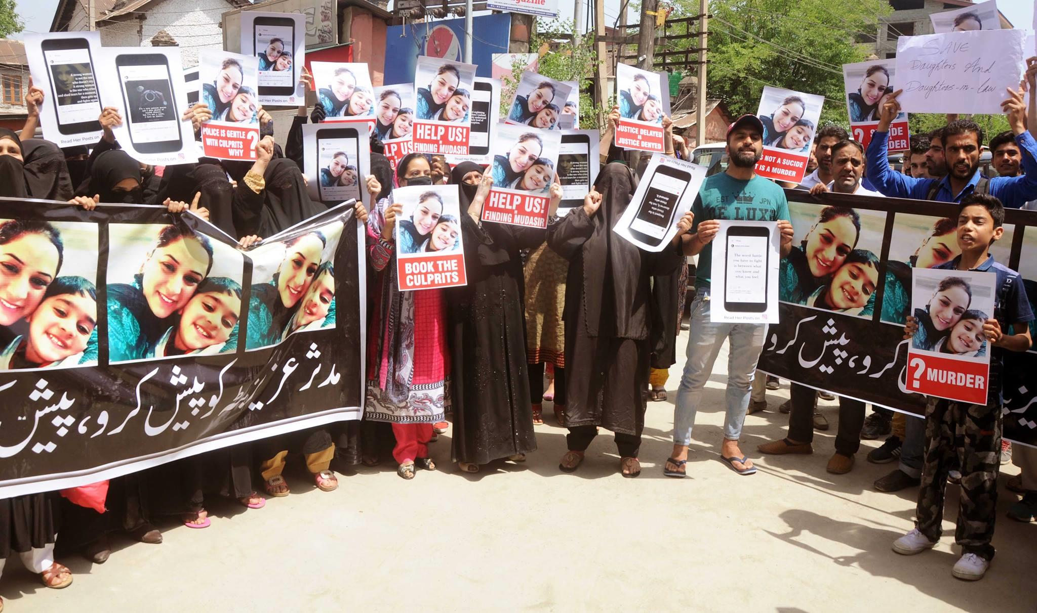 Mudasir’s family protests in Srinagar