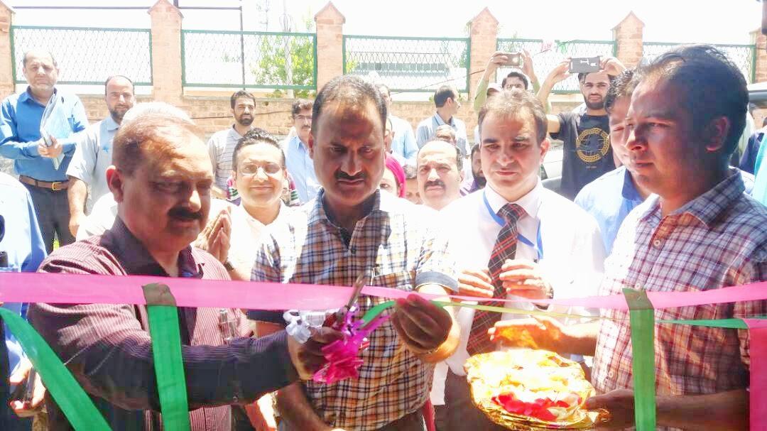 Com Sec HME visits District Hospital, Pulwama