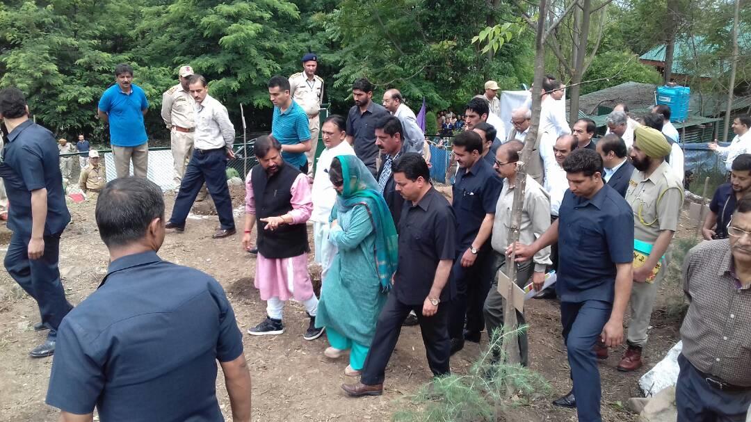 CM honours FPF officials