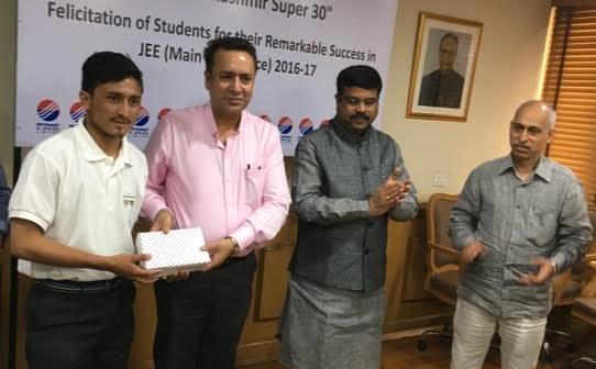GoI felicitates Super-28 JK students