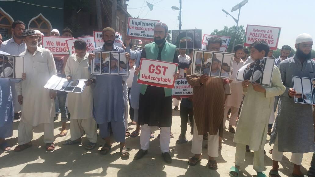Geelani again barred from offering Friday prayers: Spokesman