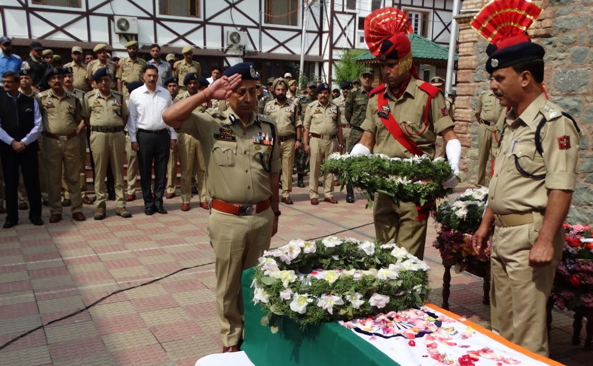 Wreath laying ceremony held at DPL Srinagar