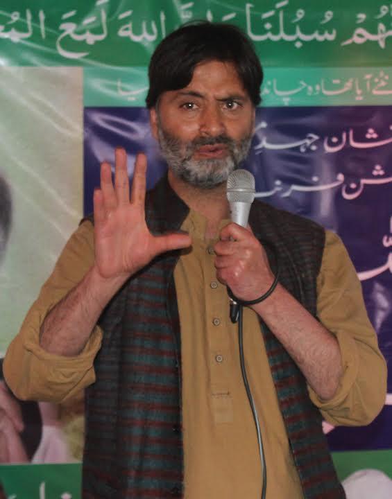 Beating unarmed civilian population is no bravery: Malik