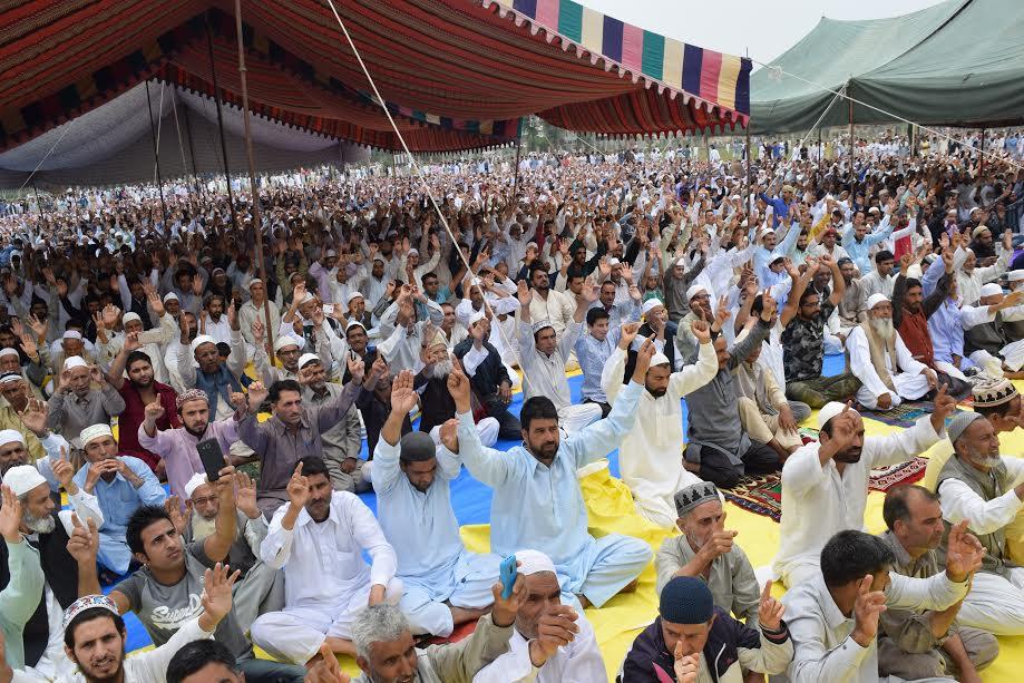 Mirwaiz barred for 7th consecutive year from offering Eid prayer