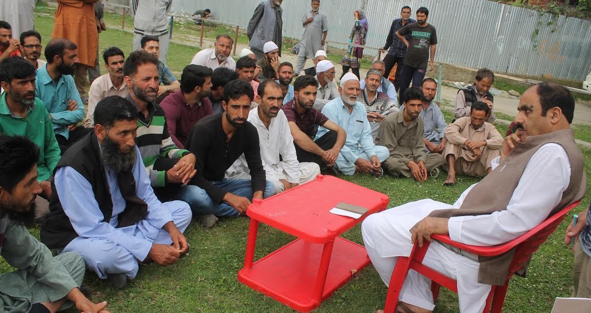 MLC Saif-ud-Din Bhat organizes Eid Milan at Arigam, Budgam