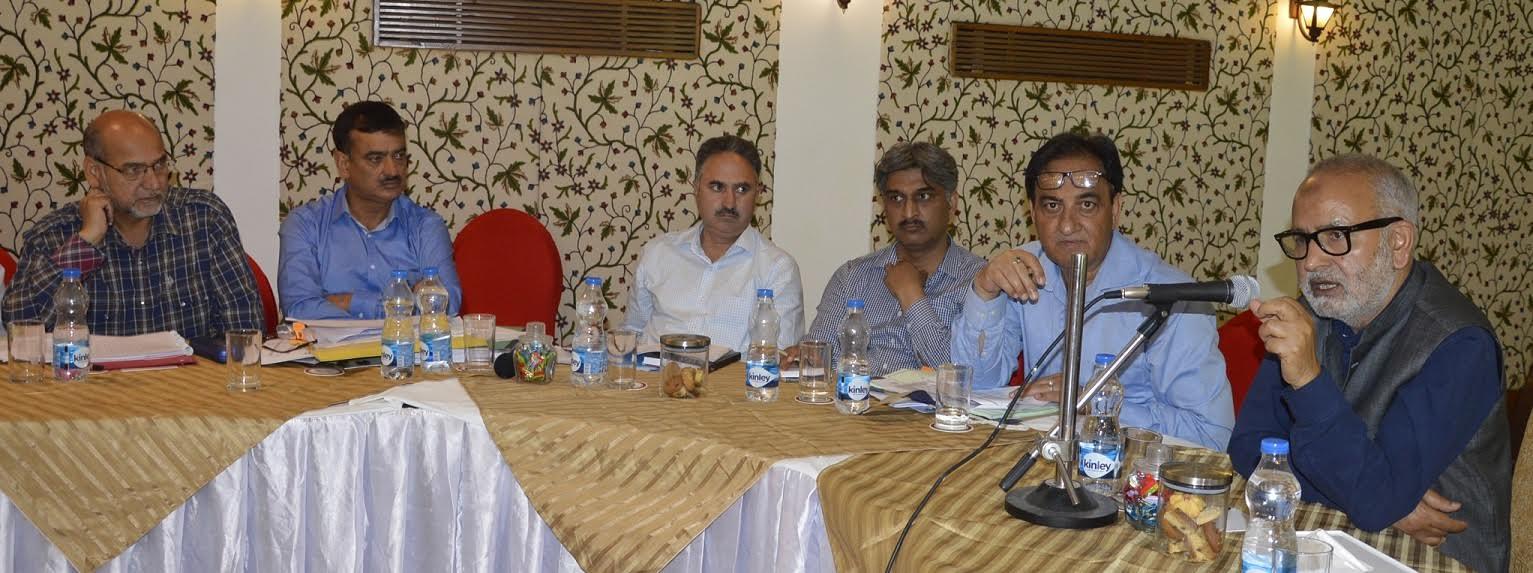 750 kms of road length to be macadamised this year