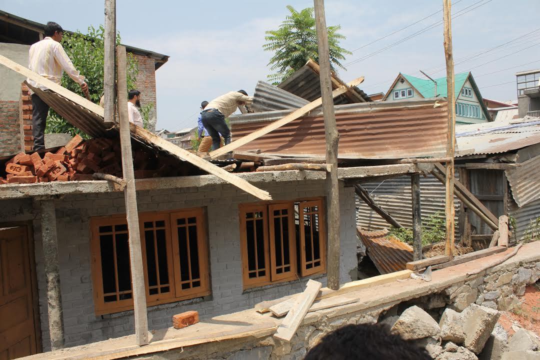 LAWDA continues demolition drive against illegal constructions