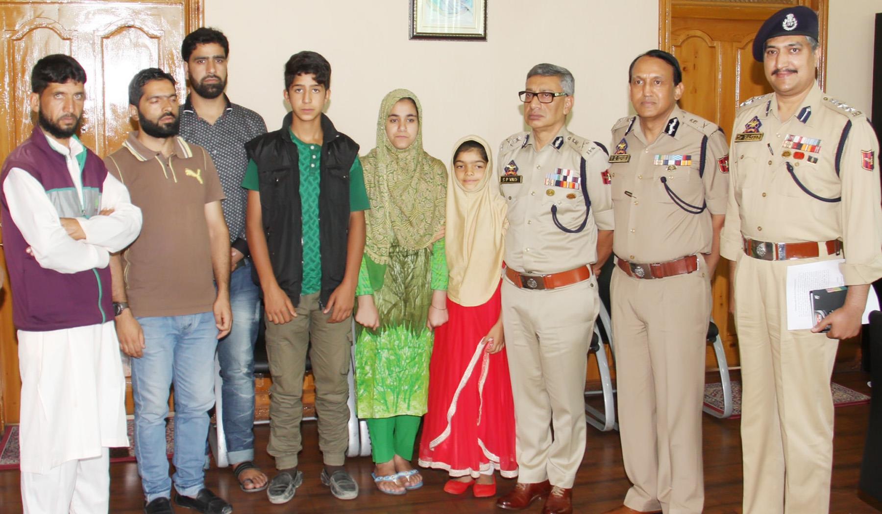 JK Police helps 3 students with hearing disability to hear, respond