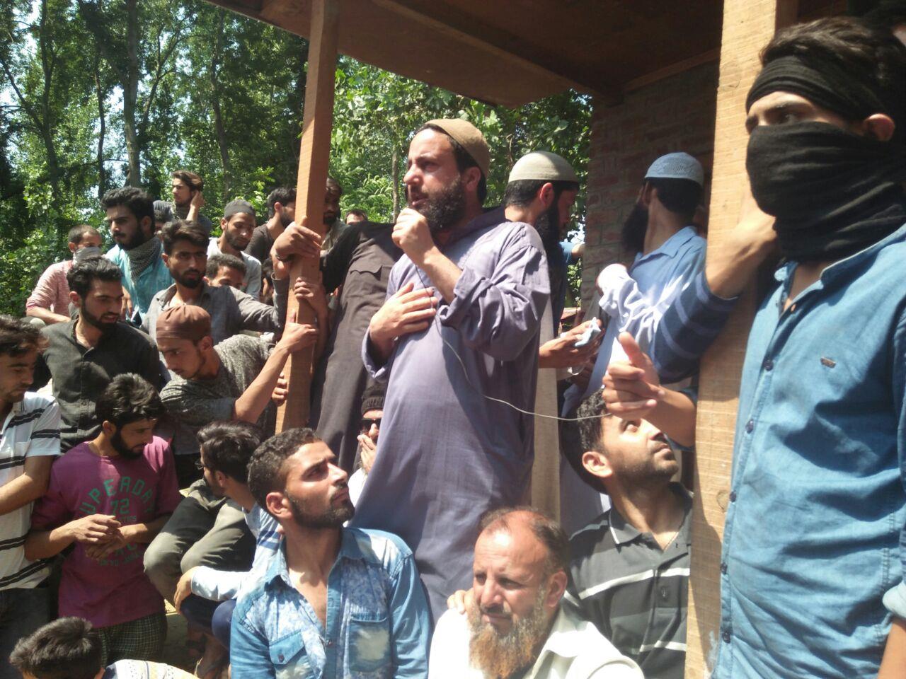 Yasin Malik expresses grief over demise of Tariq Ahmad