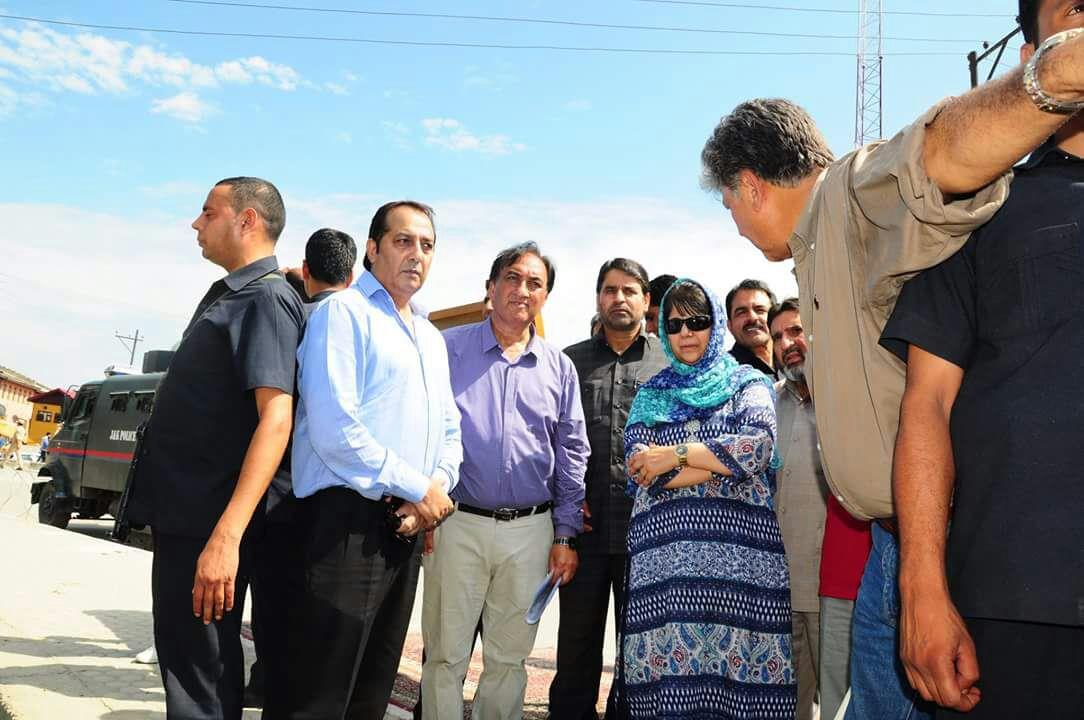 Chief engineer roads and buildings for fair distribution of work