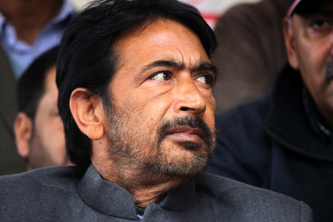 G A Mir prays for speedy recovery of Tarigami