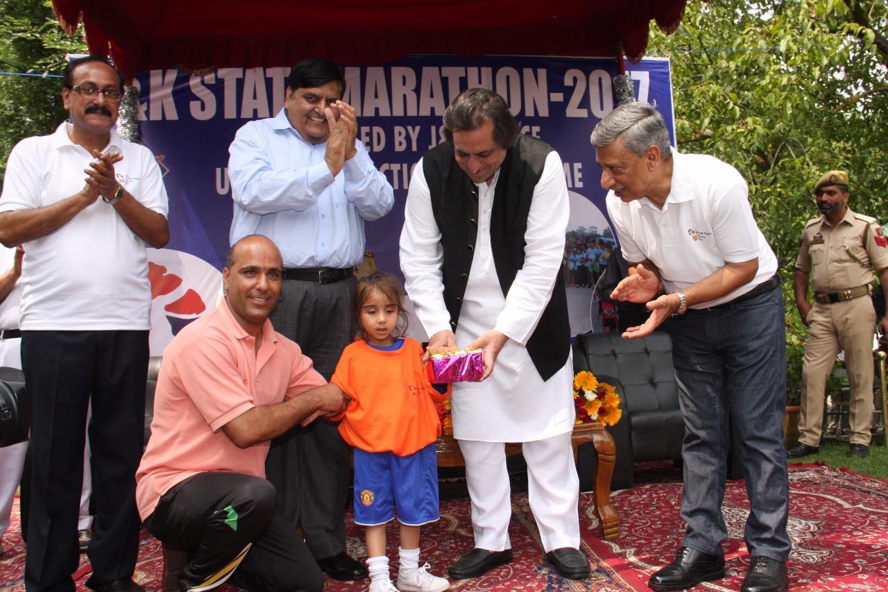 DGP flags off ‘Run for Peace’ organized by J&K Police