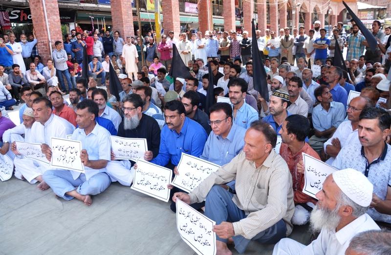 Downtown traders protest against admin