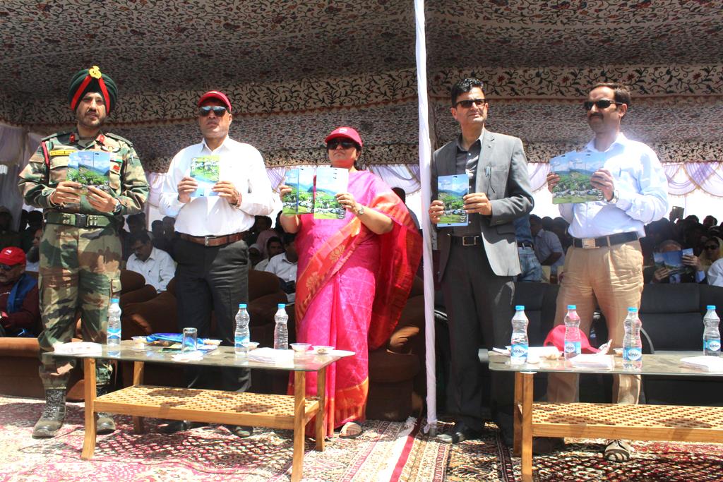 Thousands participate in the festival for destination promotion