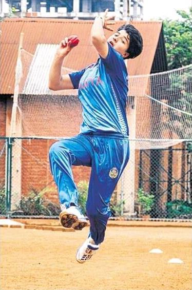 Baramulla girl shines in Kolkatta Cricket Academy