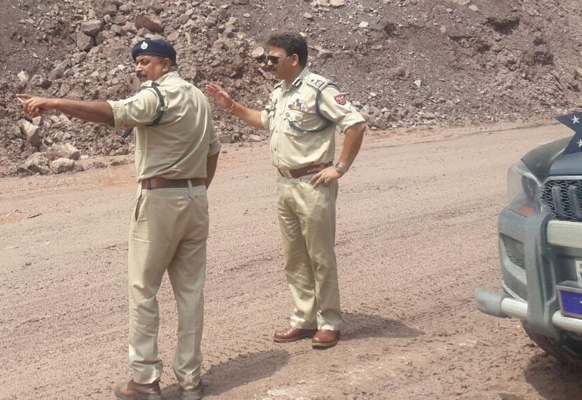IGP Traffic visits Srinagar-Jammu National Highway