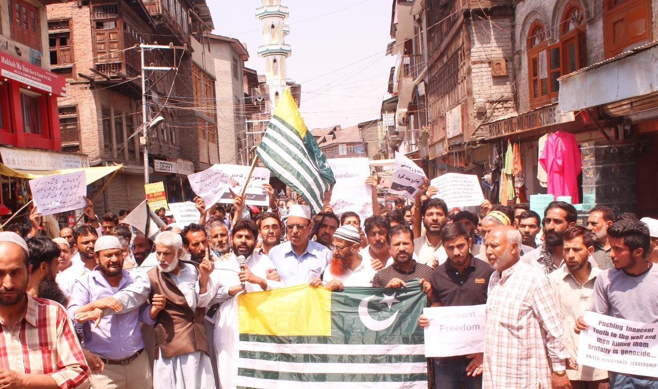 On JRL call JKLF leaders stage peaceful protest
