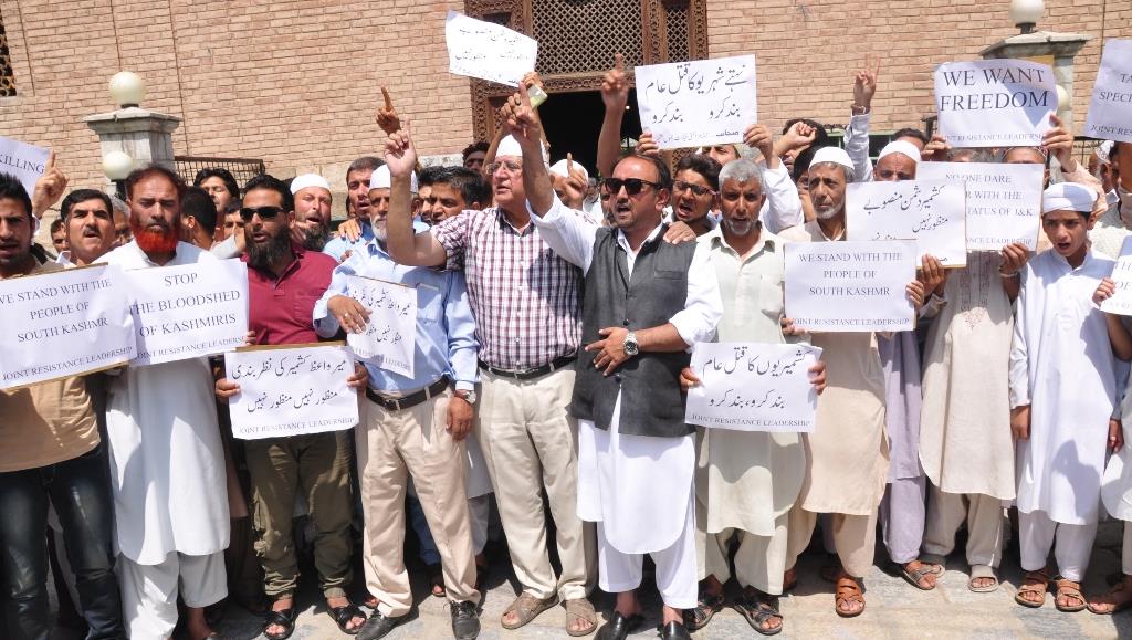 Pro-India regional parties duty bound to thwart designs of scrapping Article 35-A: Mirwaiz