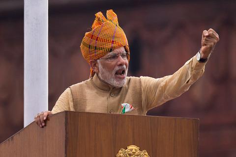 “Na Goli Sey, Na Gali Sey, Kashmiri Samasiya Hal Hogi Galay laganay Sei”, Says PM Modi