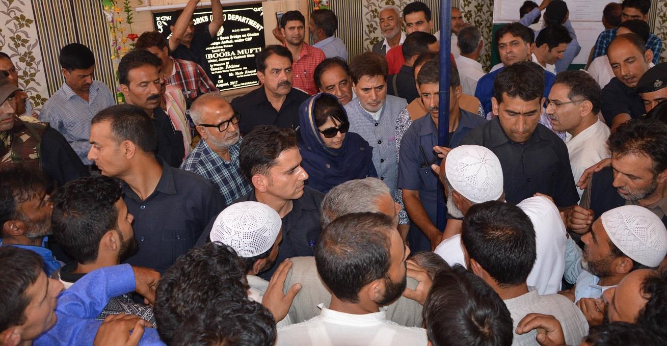 Scores of people, deputations meet CM during her Kulgam visit