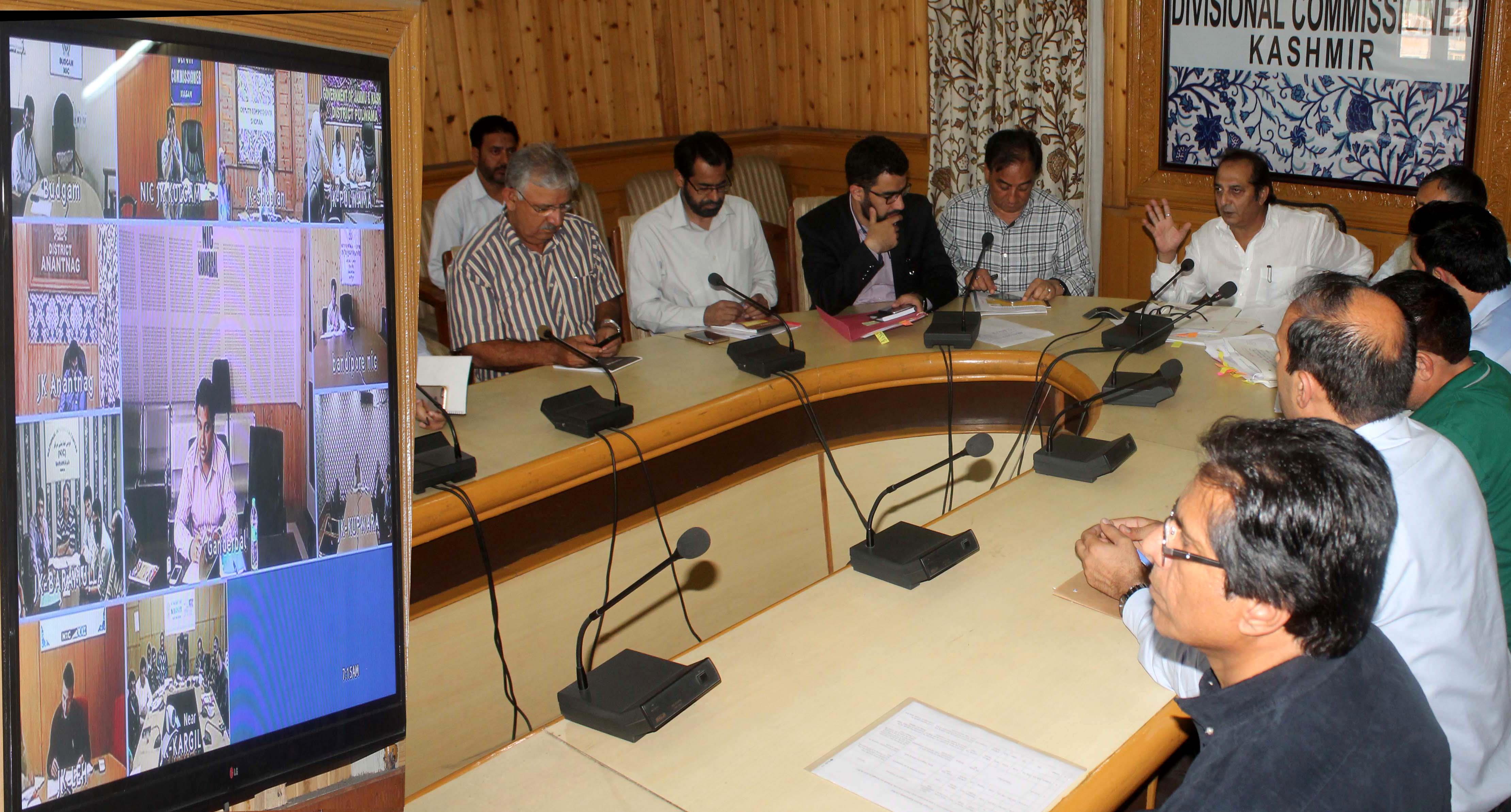 Div Com for expediting work on core developmental projects