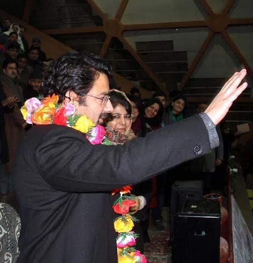 Tasaduq Mufti recommends abolition of interview system for Class IV jobs