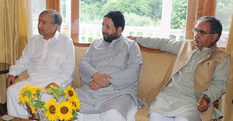 Tarigami, Hakeem, Mir welcome Rajnath’s statement on Article 35-A