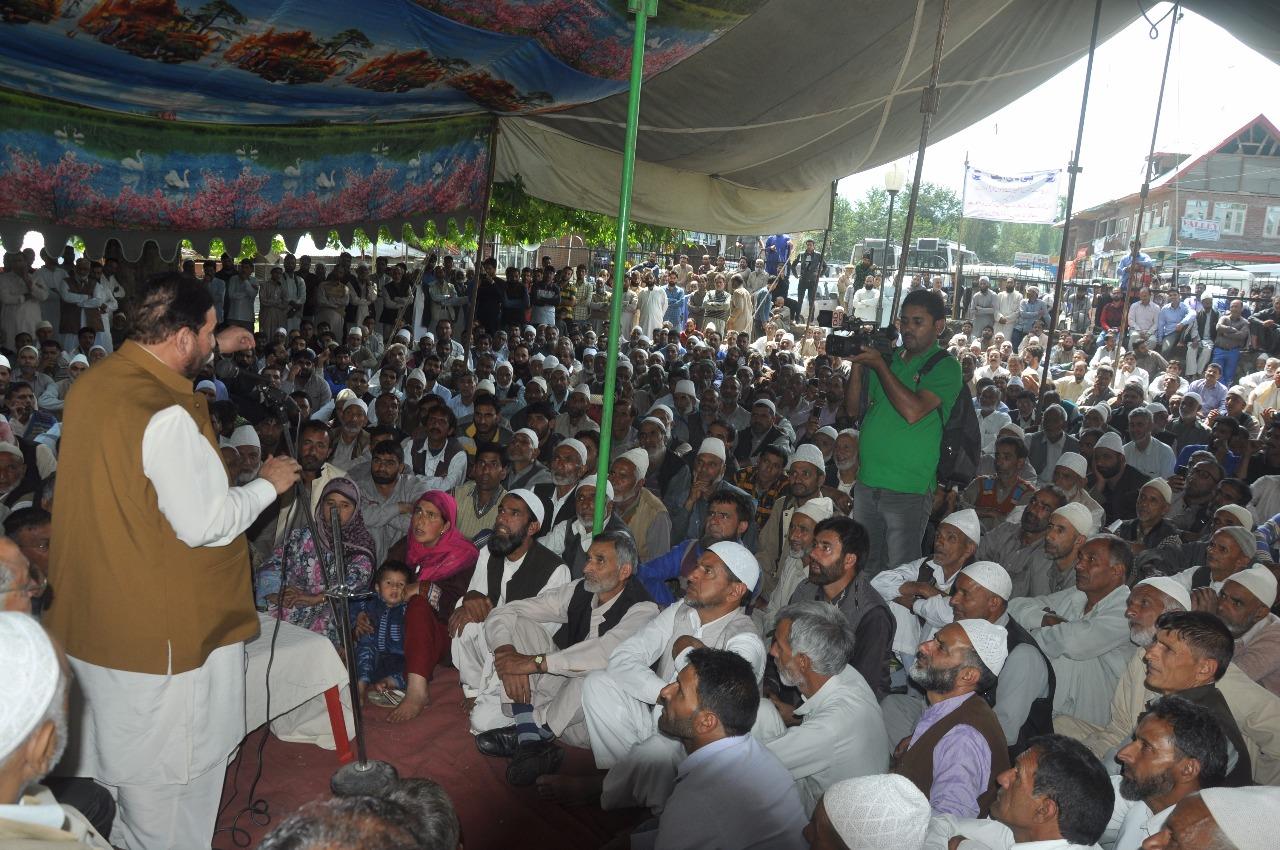 Hakeem Yaseen asks Centre to come up with clear road map on Kashmir issue